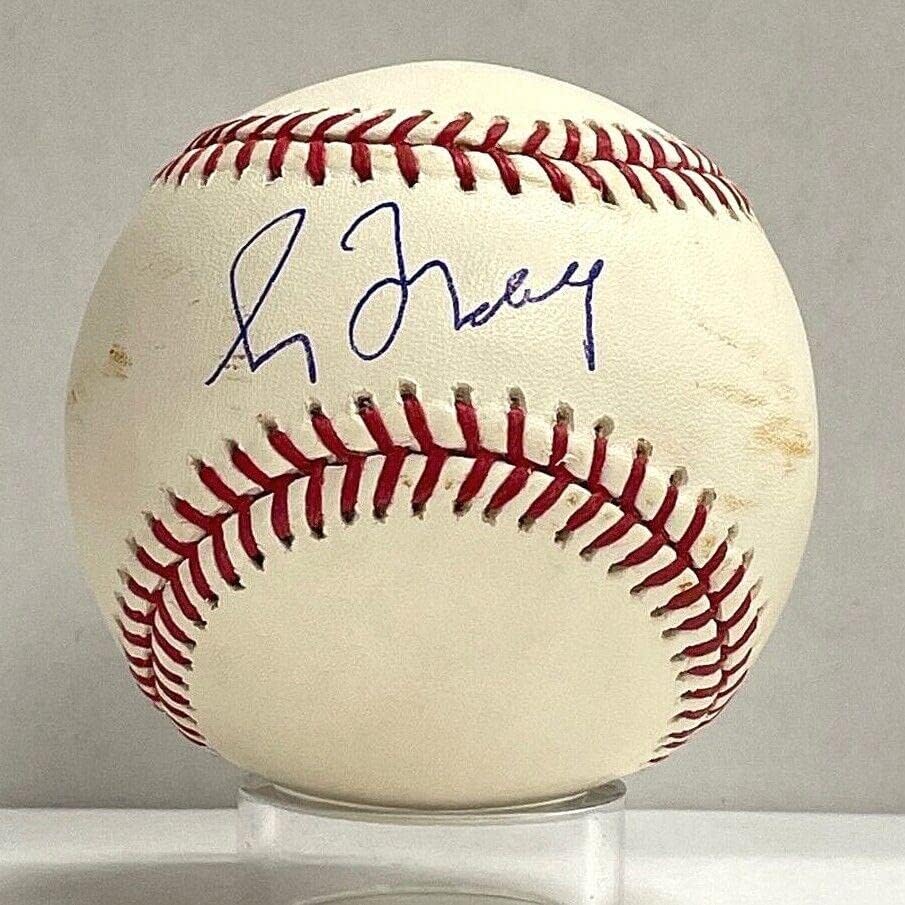 Greg Maddux, Major League Baseball'un Resmi PSA/DNA HOF Braves İmzalı Beyzbol Toplarını İmzaladı