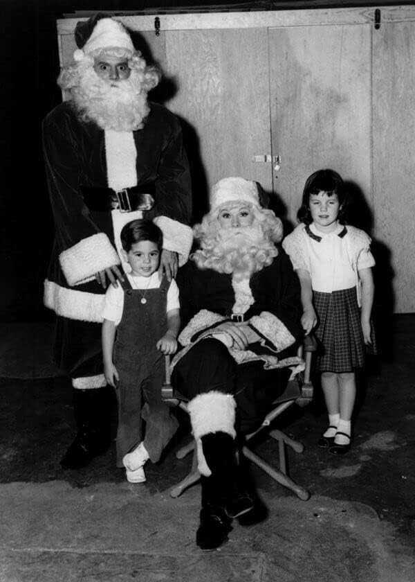 Lucille Ball Desi Arnaz, Desi Jnr ve Lucie ile Noel Baba gibi giyinmiş 5x7 fotoğraf