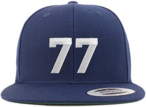 Trendy Giyim Mağazası Numarası 77 Beyaz İplik İşlemeli Düz Fatura Snapback Beyzbol Şapkası